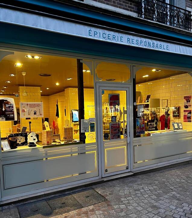 Photo de la vitrine de la boutique éphémère de Bécon à Courbevoie