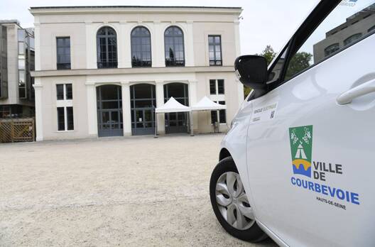 Photo de Acquisition de véhicules propres par la Ville de Courbevoie
