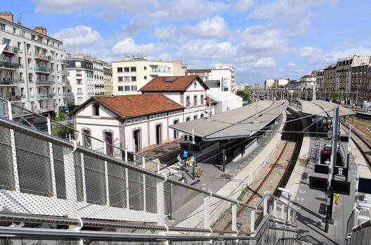 Photo de Gare Bécon-les-Bruyères