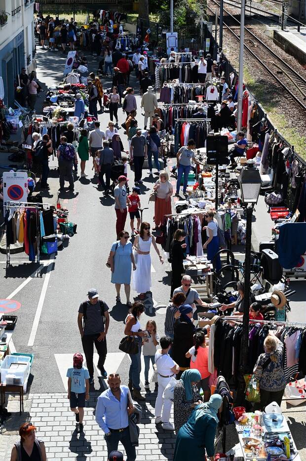 Brocante de Bécon de juin 2024 Brocante de Bécon de juin 2024