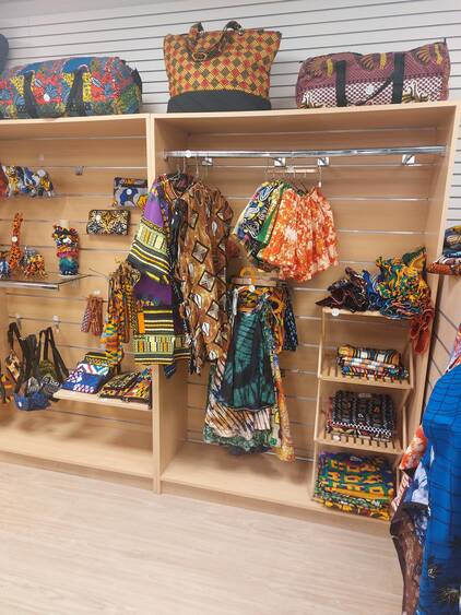 Photo des articles en vente dans la boutique éphémère "Les Instants Charras&Co"