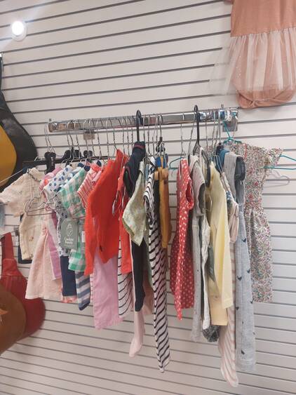 Photo des produits présentés à la boutique éphémère de Charras à Courbevoie