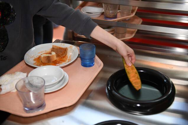 Les nouvelles tables de tri connectées sur les écoles André Malraux et Jean de la fontaine. Elles seront progressivement déployées dans toutes les écoles primaires publiques de la commune afin de lutter contre le gaspillage alimentaire.