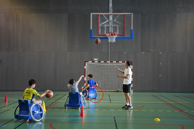 Chasse aux œufs à Courbevoie - réponse handibasket