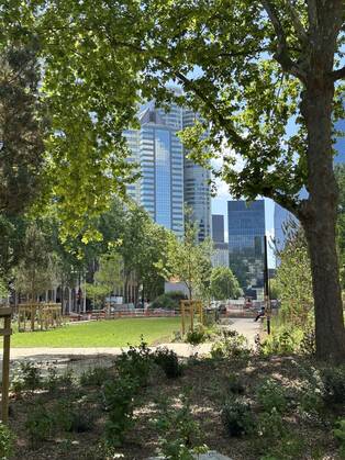 Photo de l'avenue Gambetta à Courbevoie à la fin de la première phase des travaux.