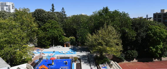 piscine de courbevoie : appel a projet pour une restauration sur la partie extérieure de la piscine