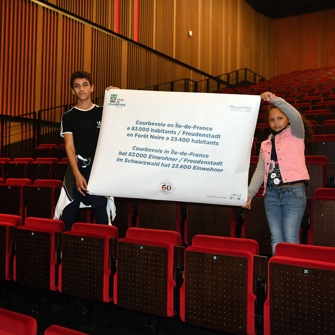 Courbevoie en Île-de-France a 83000 habitants / Freudenstadt en Forêt Noire a 23400 habitants