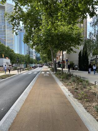 Photo de l'avenue Gambetta à Courbevoie à la fin de la première phase des travaux.