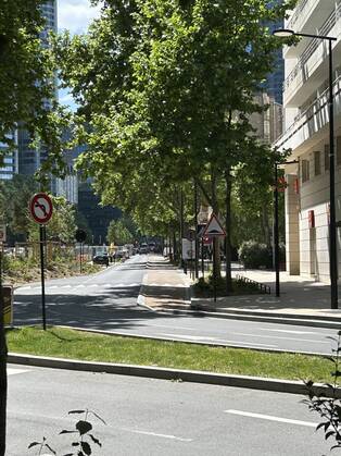 Photo de l'avenue Gambetta à Courbevoie à la fin de la première phase des travaux.