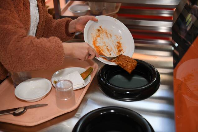 Les nouvelles tables de tri connectées sur les écoles André Malraux et Jean de la fontaine. Elles seront progressivement déployées dans toutes les écoles primaires publiques de la commune afin de lutter contre le gaspillage alimentaire.