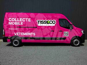Photo d'une camionnette qui récupérera les vêtements donnés sur les marchés