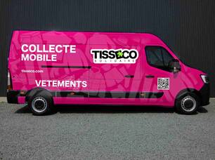 Photo d'une camionnette qui récupérera les vêtements donnés sur les marchés