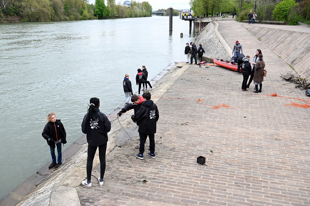 CMJ dépolluer la Seine pêche à l'aimant à Courbevoie